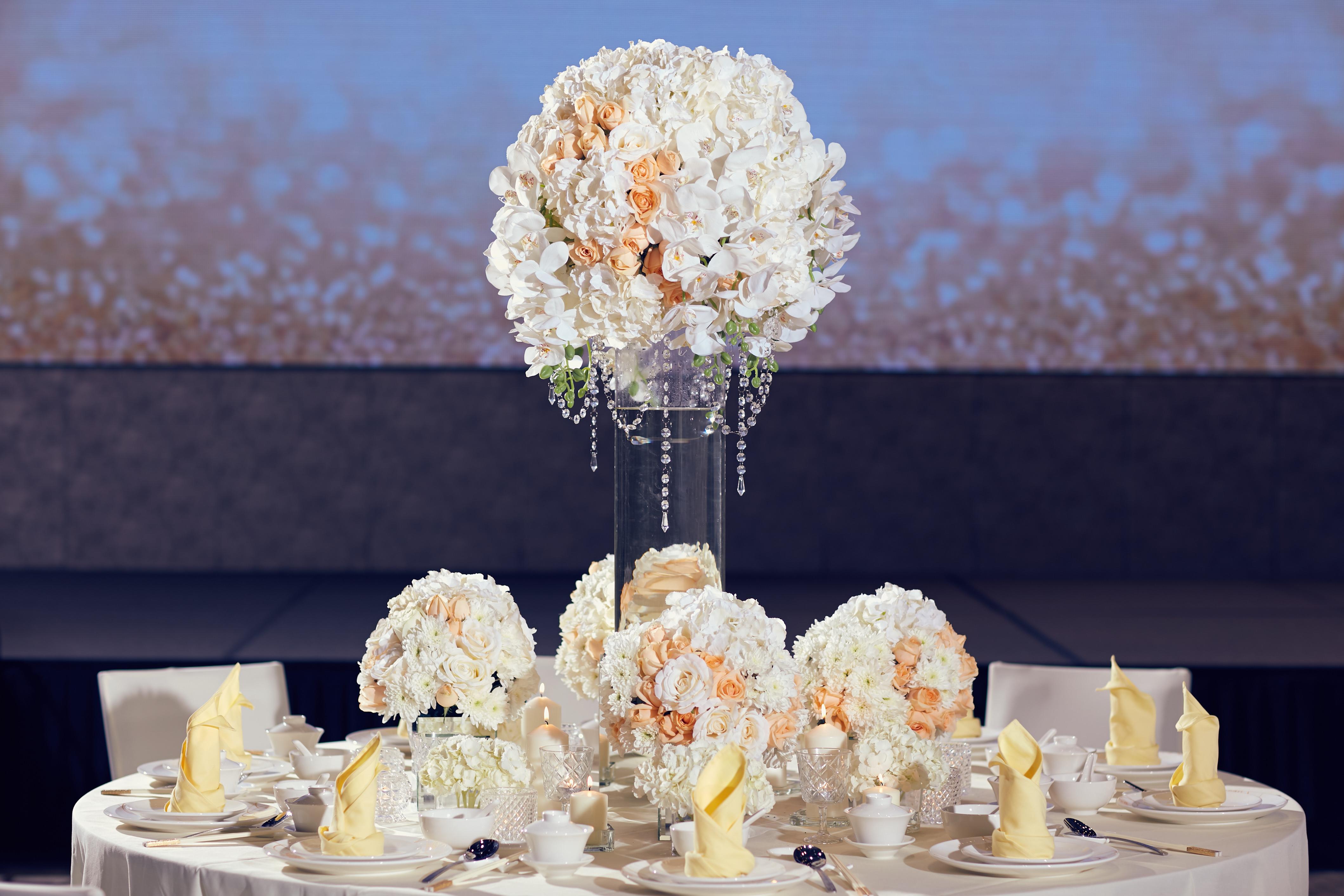 Grand Ion Delemen Hotel Genting Highlands Eksteriør billede A table decorated with flowers